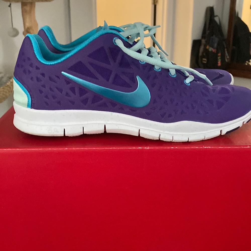 Nike Womens 9.5